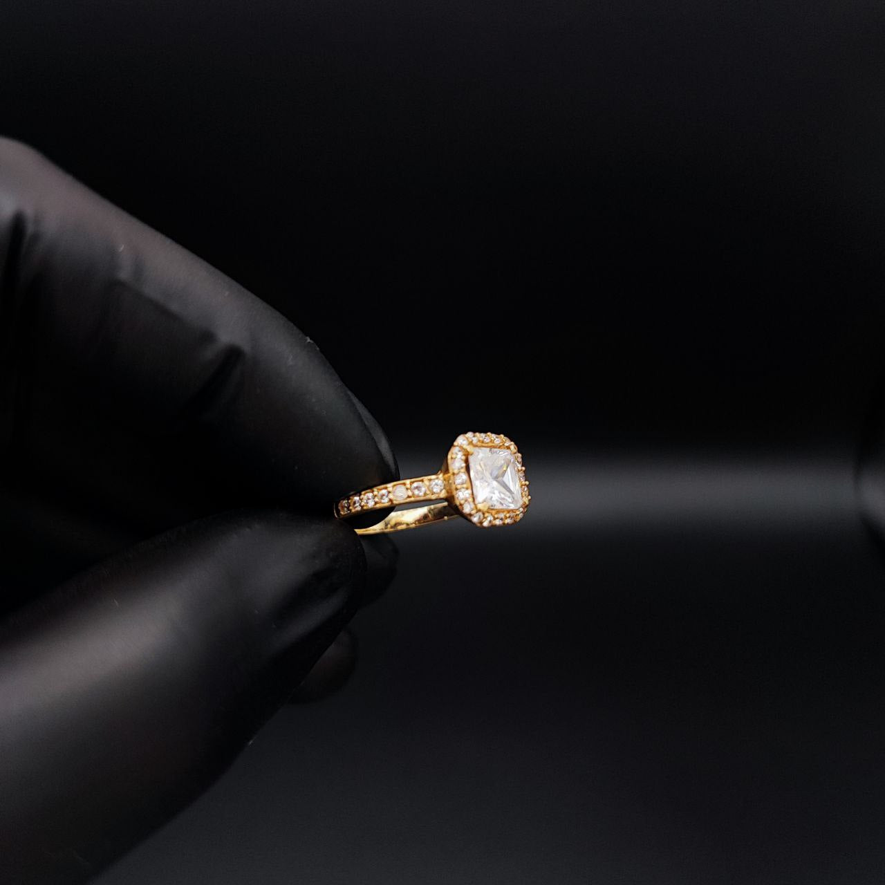 Anillo Solitario Halo 3.1gr T8 Circones Blancos Oro Amarillo#