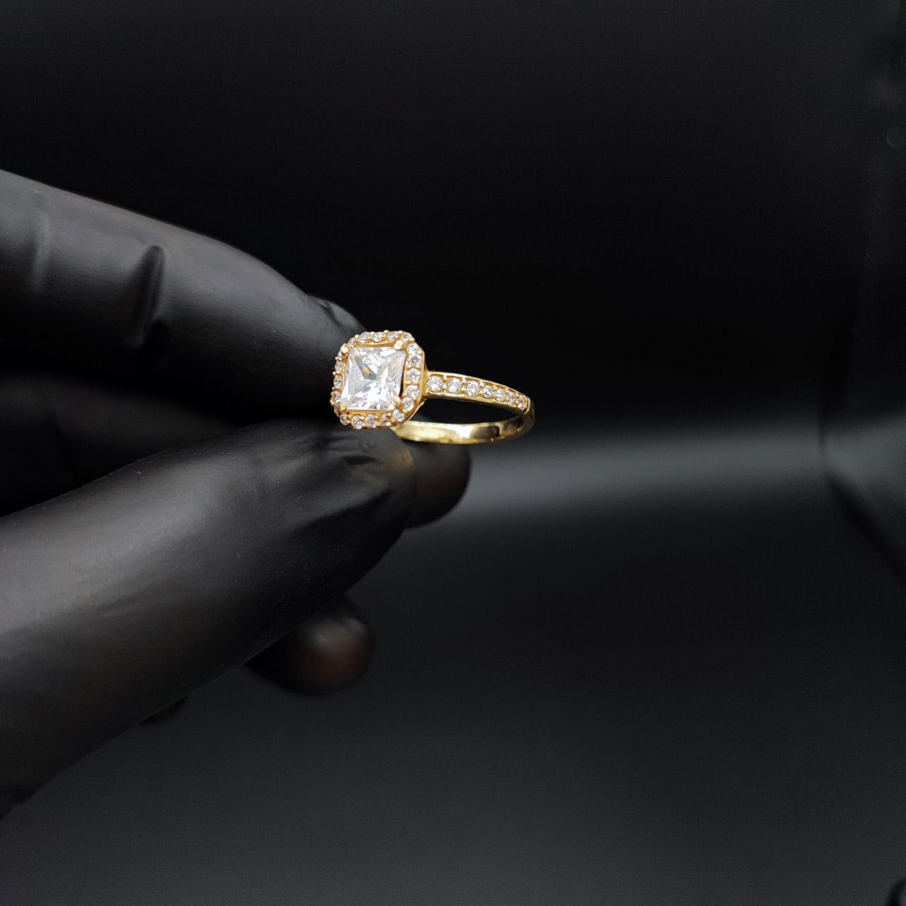 Anillo Solitario Halo 3.1gr T8 Circones Blancos Oro Amarillo#