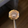 Anillo Corona Rx 7.2gr T7 1/2 Circones Blancos Tres Oros*