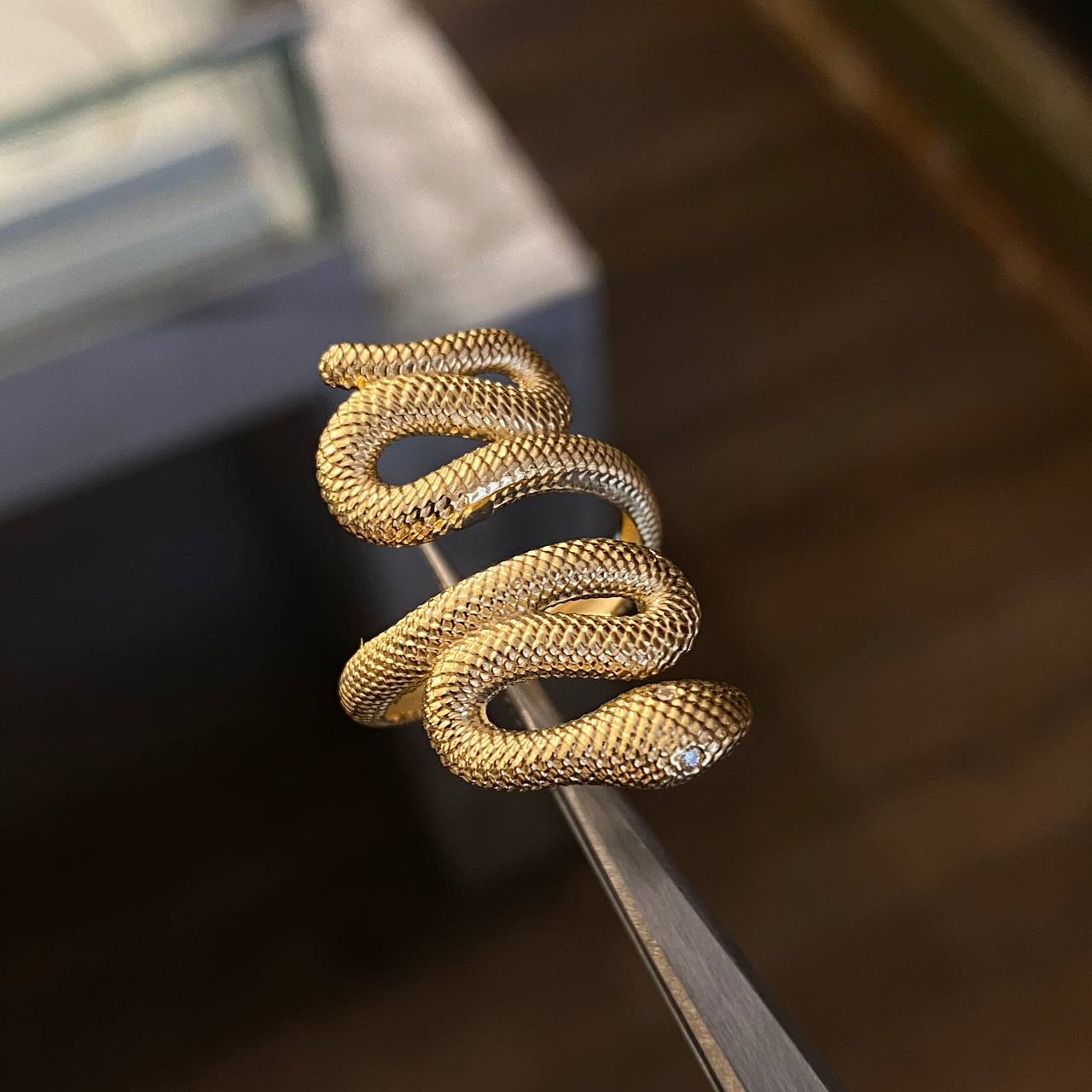 Anillo Serpiente 5.75gr T6 Relieve Circones Blancos Oro Amarillo Nac.Esp.*