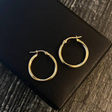 Candongas 1.25gr / 2.1cm Punteadas Oro Amarillo Lola