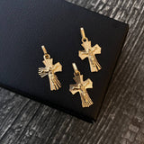 Dije Cristo Cruz Diamantada 1.2gr / 2.7cm Oro Amarillo