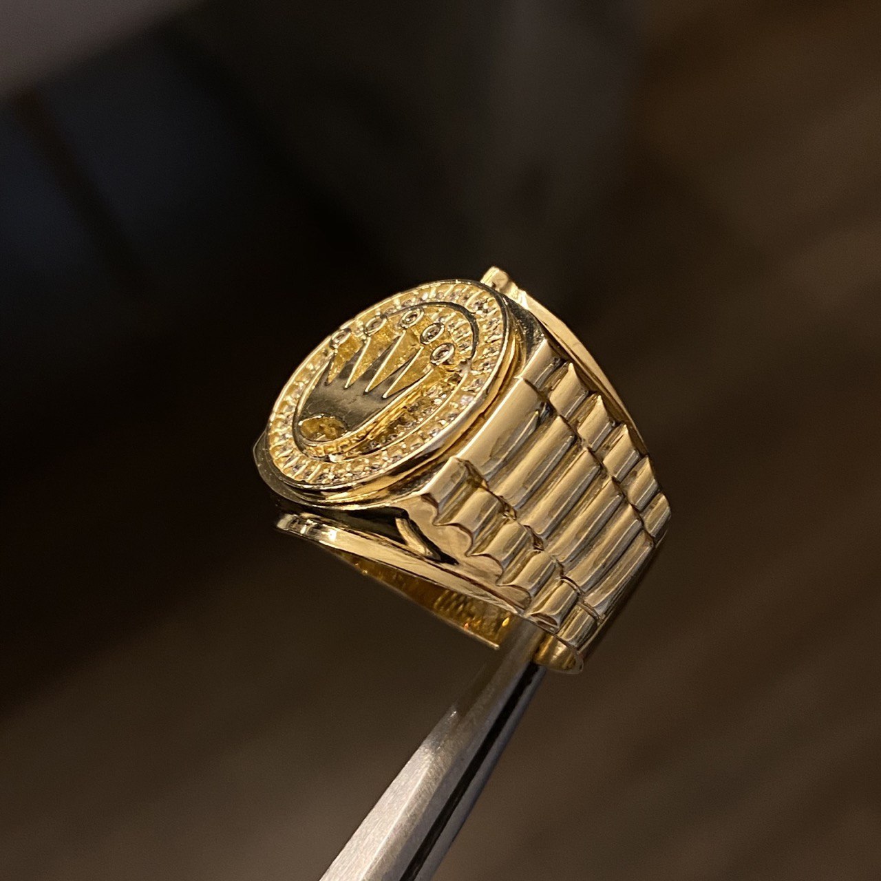 Anillo Corona Rx 10.3gr T9 1/4 Circones Blancos Oro Amarillo