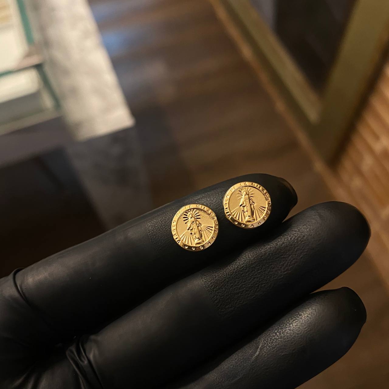 Herraje Virgen Milagrosa 0.35gr / 1cm Tambor Mate Oro Amarillo