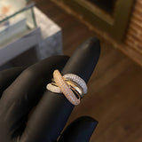 Anillo Rustico Curvas Cruzadas 6.65gr T6 3/4 Circones Blancos Tres Oros*