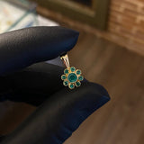 Dije Flor Girasol 1.25gr / 1.6cm Esmeraldas 58pts Oro Amarillo (Joya)