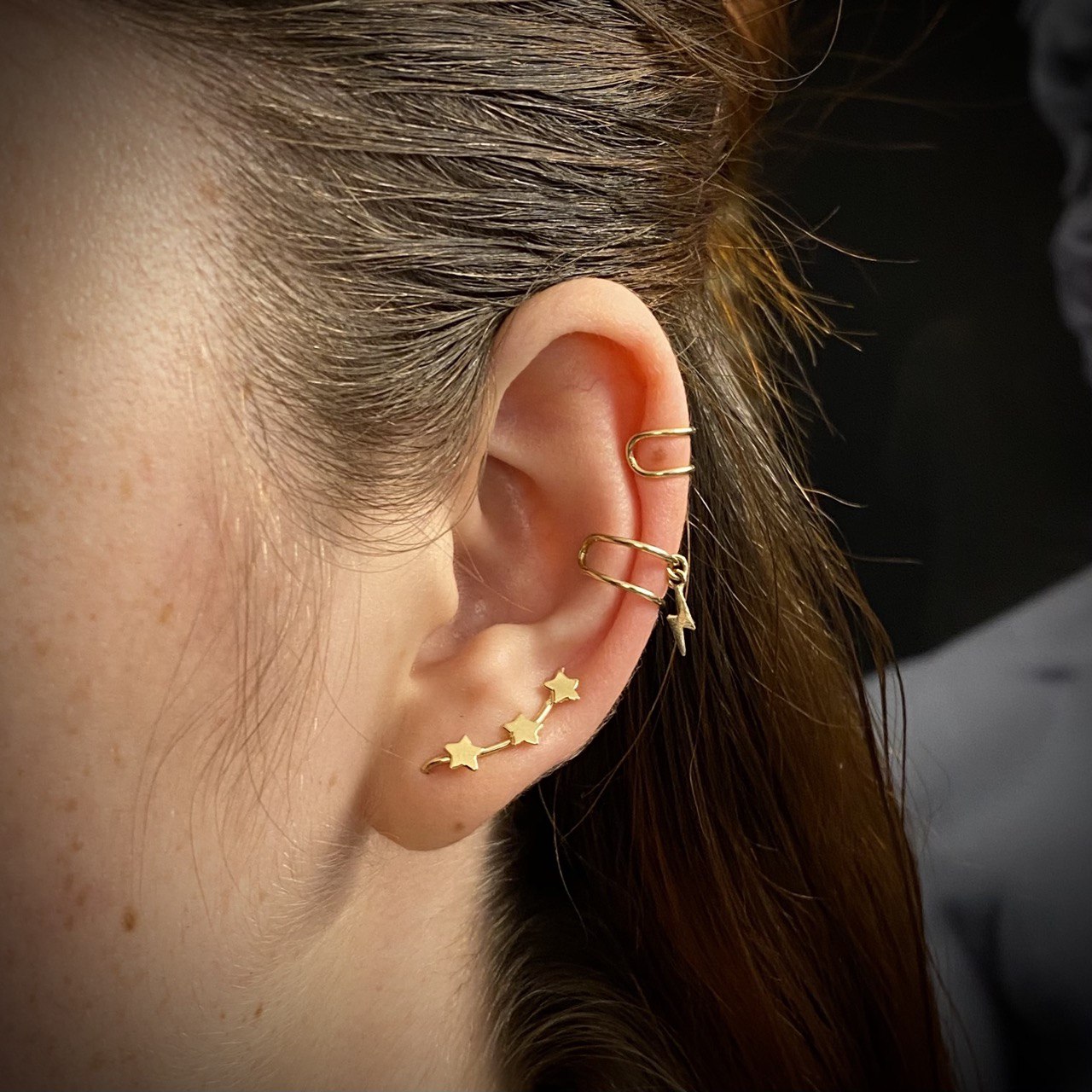 Arete Earcuff Simulador 2.1cm Trio Estrellas Oro Amarillo Piercing (Joya)