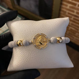 Pulsera Gris Cabeza Caballo Rayada Bolas 8mm Lisas Circones Blancos Dos Oros Amarillo Blancos*