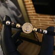 Pulsera Negra Anclaje Neo-Texturizado Bolas 8mm Lisas Circones Blancos Tres Oros*
