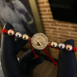 Pulsera Roja Cabeza Caballo Oriona Bolas 8mm Lisas Circones Blancos Tres Oros*