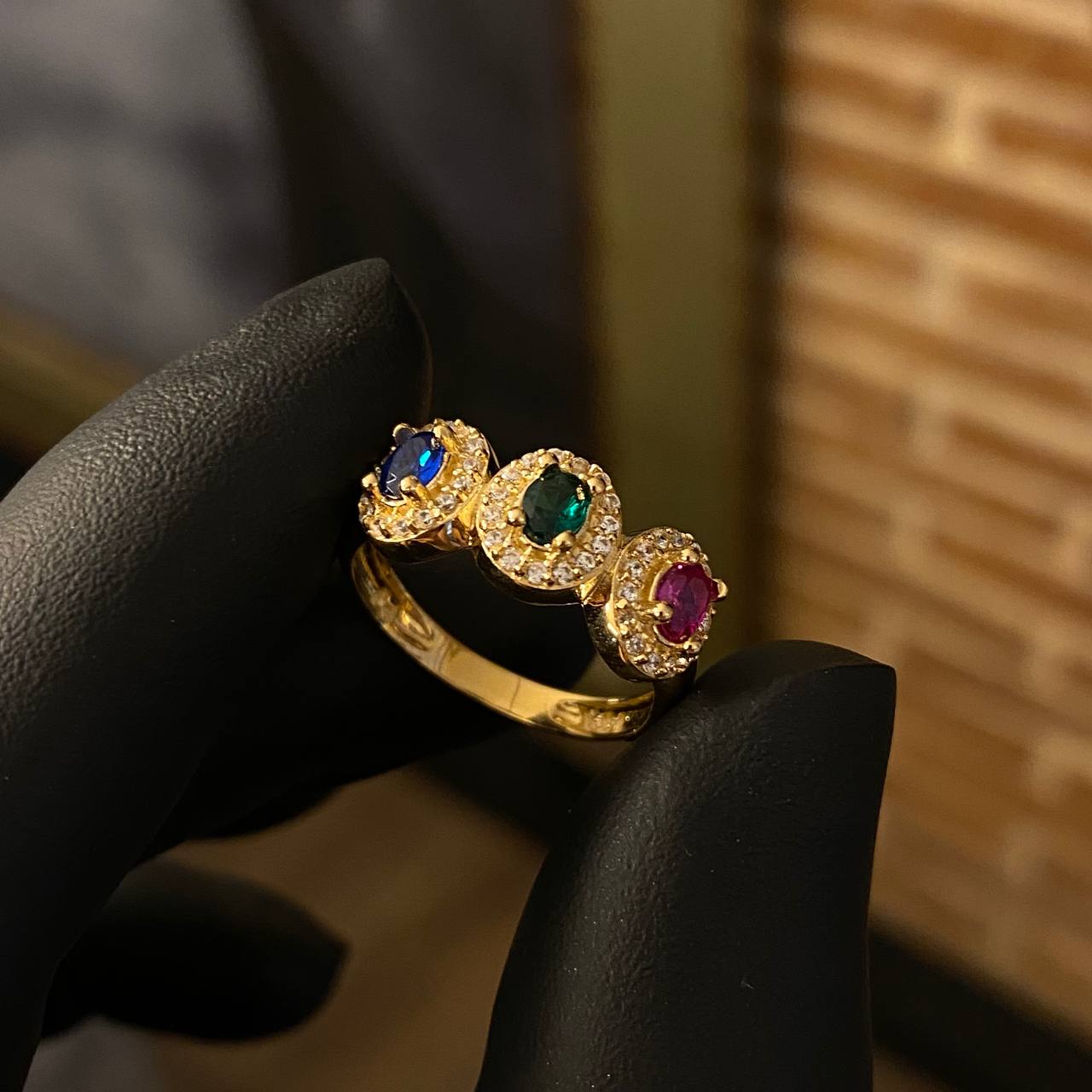 Anillo 3.45gr / T6 1/2 Circones Blancos Azul Verde Fucsia Oro Amarillo*