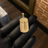 Dije Placa Cristo 6.15gr / 5cm Circones Blancos Oro Amarillo