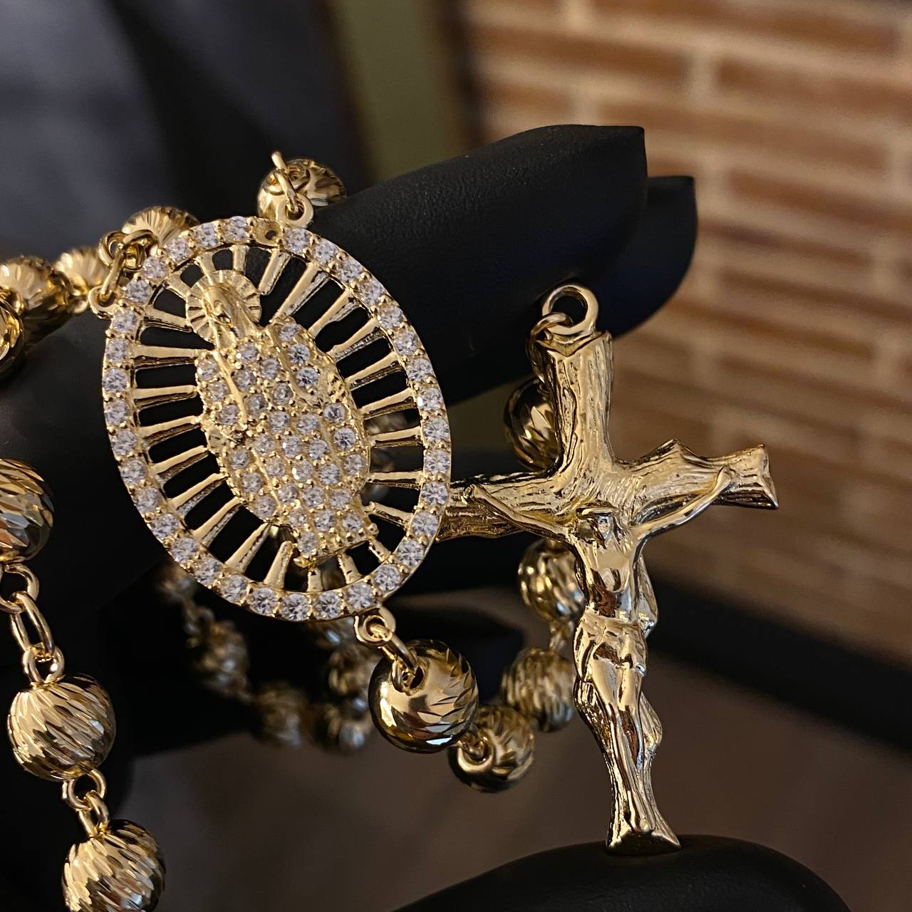 Rosario Virgen Milagrosa 42.6gr / 65cm / 7-8mm Bolas Diamantadas Cruz Tronco Circones Blancos Oro Amarillo