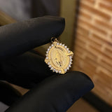 Dije Virgen Milagrosa 2.85gr / 2.5cm Circones Blancos Oro Amarillo*