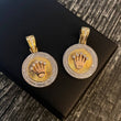 Dije Corona Medalla RX 8gr / 3.4cm Medallon Circones Blancos Tres Oros*