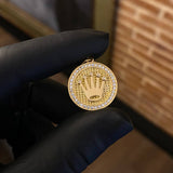 Dije Corona Medalla RX 5gr / 2.8cm Circones Blancos Oro Amarillo*