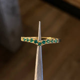 Anillo Tiara en V 2gr T6 1/2 Esmeraldas 25pts Oro Amarillo (Joya)*