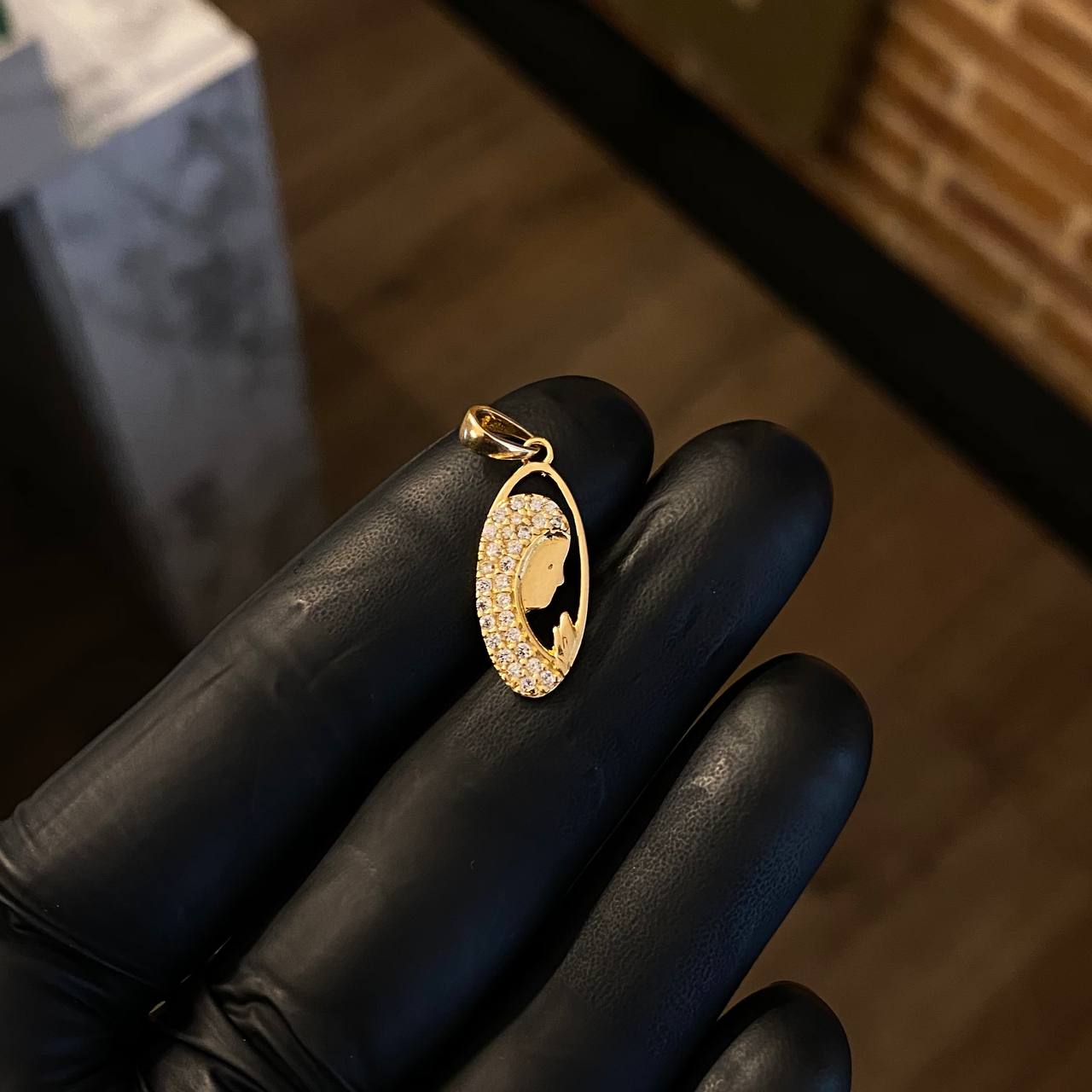 Dije Silueta Virgen Maria 1.85gr / 2.6cm Circones Oro Amarillo* (oferta)