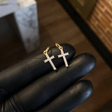 Dije Cruz 0.8gr / 2cm Circones Blancos Oro Amarillo