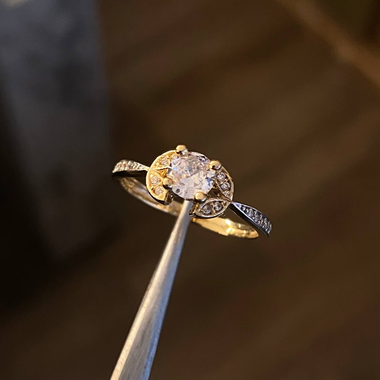 Solitario Petalos 2.45gr / T7 Anillo Circones Blancos Dos Oros Amarillo Blanco
