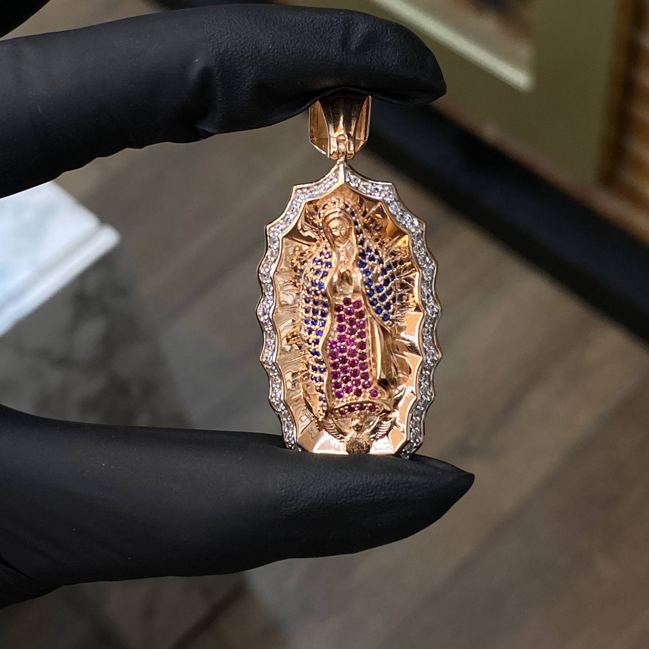 Dije Virgen de Guadalupe 11.55gr / 5.1cm Circones Blancos Azules Fucsias Oro Rosa
