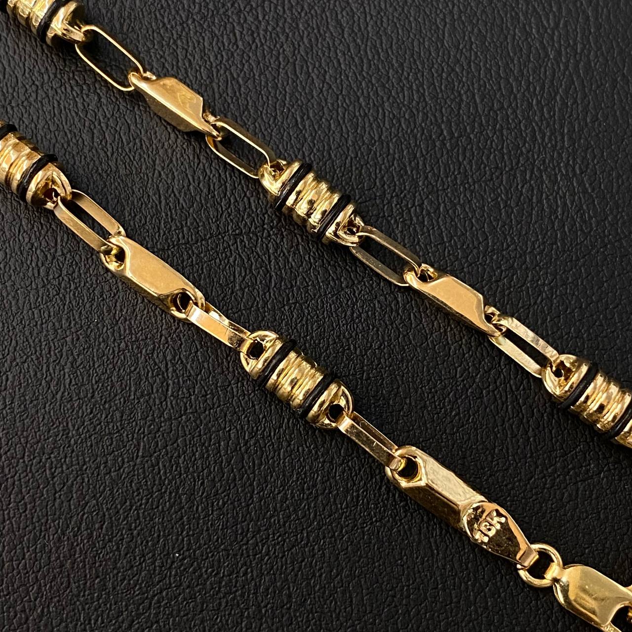 Pulso Rustico Adige 4.95gr / 20cm / 3-4mm Caucho Negro Oro Amarillo