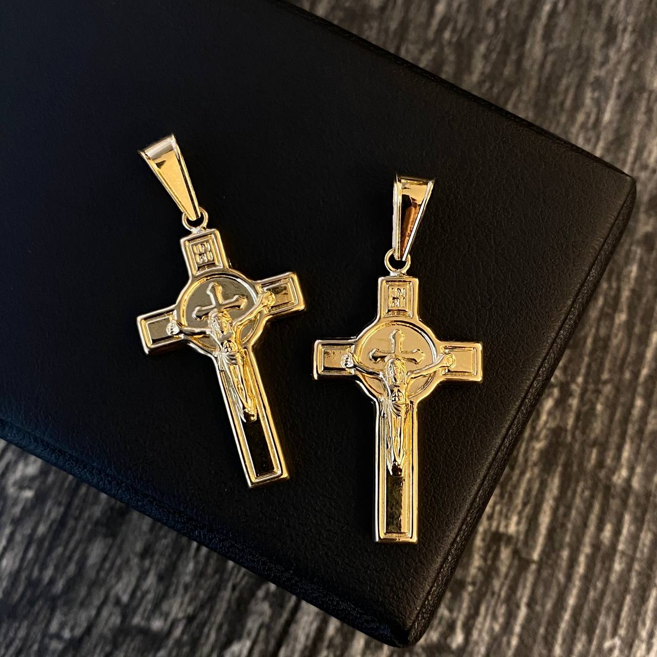 Dije Cristo Cruz 2.5gr / 4.3cm Troquelado Oro Amarillo