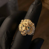 Anillo Cabeza León 10.3gr T10 Circones Blancos Verdes Oro Amarillo