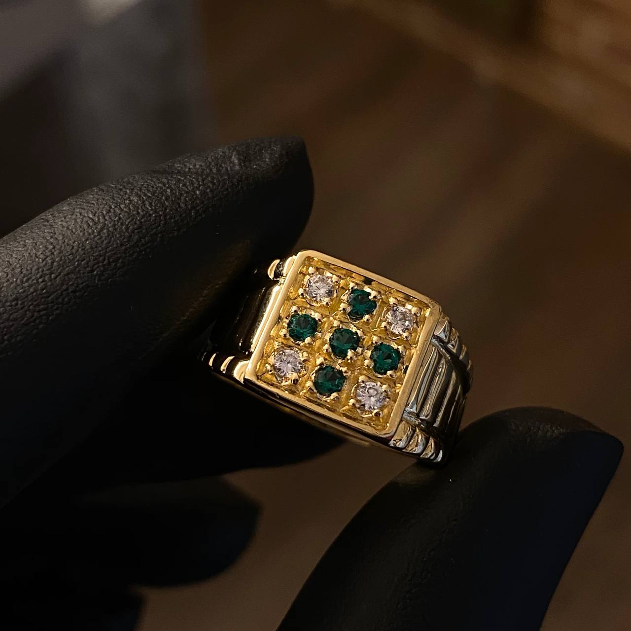Anillo Cruz 6.35gr T8 1/4 Circones Verdes Blancos Oro Amarillo