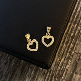 Dije Corazón Silueta 0.5gr / 1.5cm Circones Blancos Oro Amarillo
