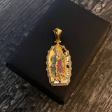 Dije Virgen de Guadalupe 12.55gr / 5.1cm Circones Verdes Fucsias Blancos Oro Amarillo