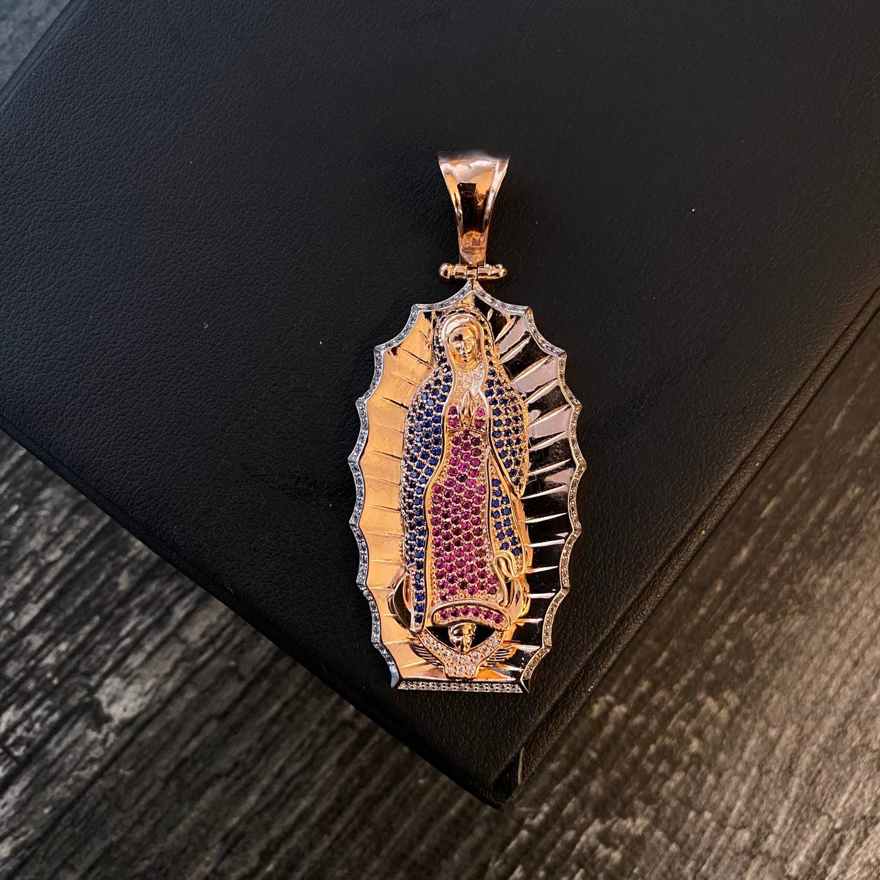 Dije Virgen de Guadalupe 17.05gr / 6.3cm Circones Azules Fucsias Blancos Dos Oros Rosa Blanco