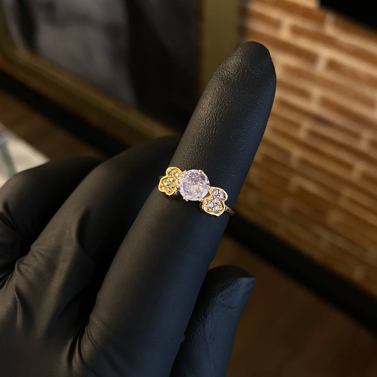 Solitario TS 2.2gr / T5 3/4 Anillo Circones Blancos Oro Amarillo