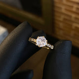 Solitario Lunula 1.3gr / T7 Anillo Circones Blancos Oro Amarillo