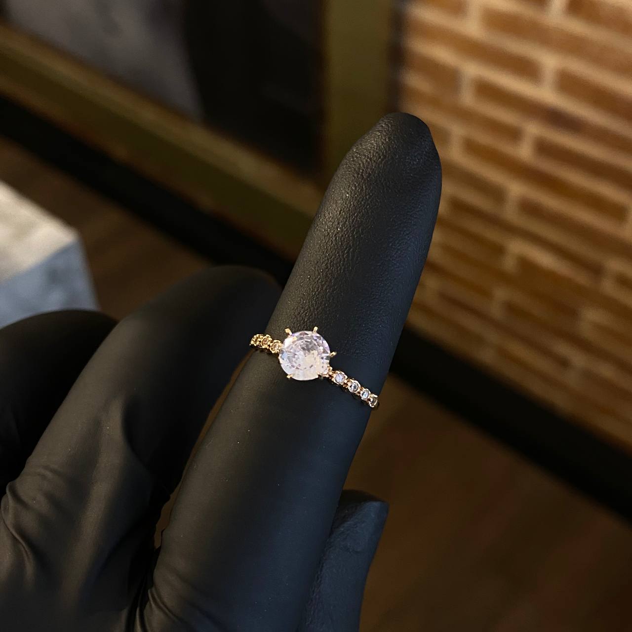 Solitario Concava 1.4gr / T6 Anillo Circones Blancos Oro Amarillo