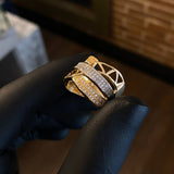 Anillo Infinito Zig Zag Cruzado 8.65gr T6 1/2 Circones Blancos Dos Oros Blanco Amarillo*