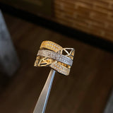 Anillo Infinito Zig Zag Cruzado 8.65gr T6 1/2 Circones Blancos Dos Oros Blanco Amarillo*