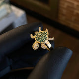 Anillo Tortuga Articulada 3.35gr T6 1/2 Circones Verdes Blancos Oro Amarillo
