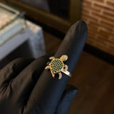 Anillo Tortuga Articulada 3.35gr T6 1/2 Circones Verdes Blancos Oro Amarillo