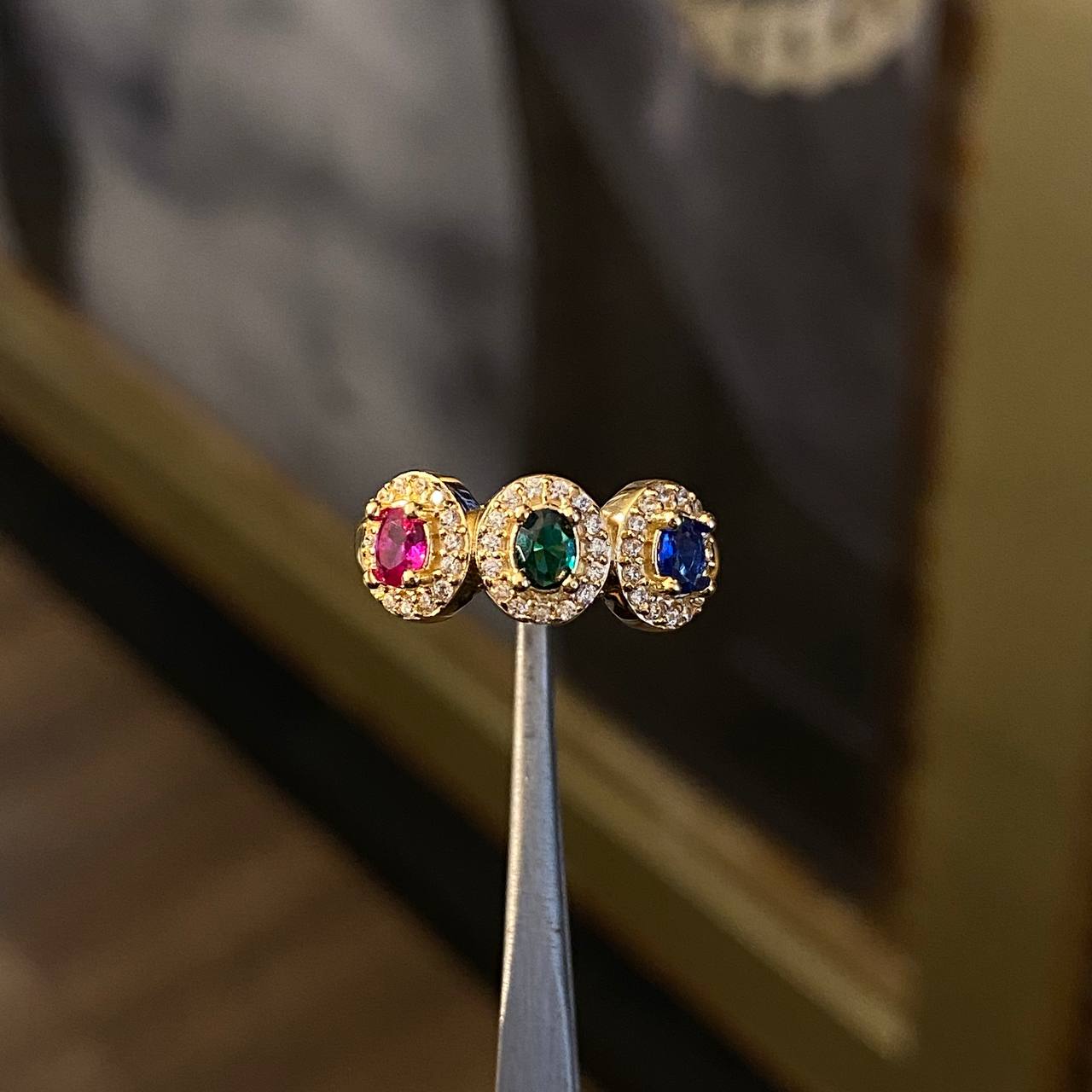 Anillo 3.45gr / T6 1/2 Circones Blancos Azul Verde Fucsia Oro Amarillo*
