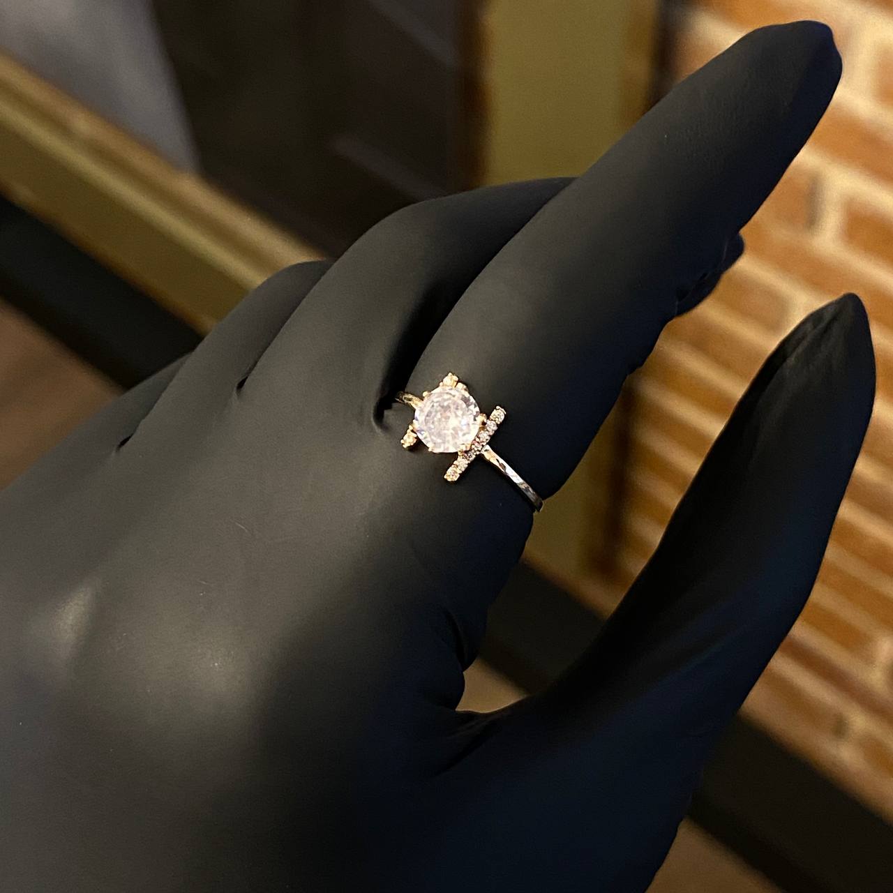 Solitario Piscis 1.5gr / T6 1/4 Anillo Circones Blancos Oro Rosa