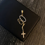Dije Silueta Virgen Maria 2.4gr / 5.3cm Circones Blancos Dos Oros