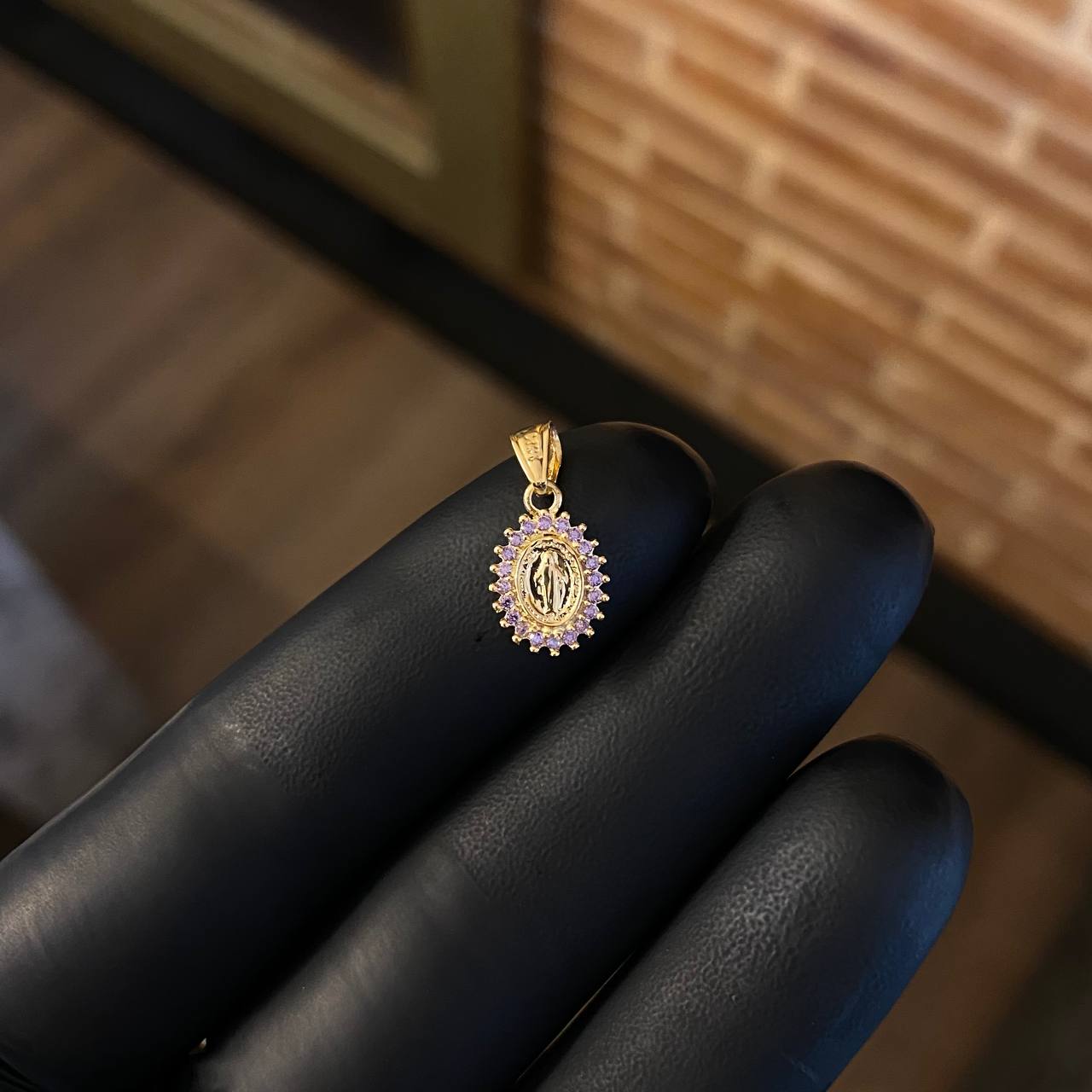Dije Virgen Milagrosa 0.6gr / 1.5cm Circones Lilas Oro Amarillo