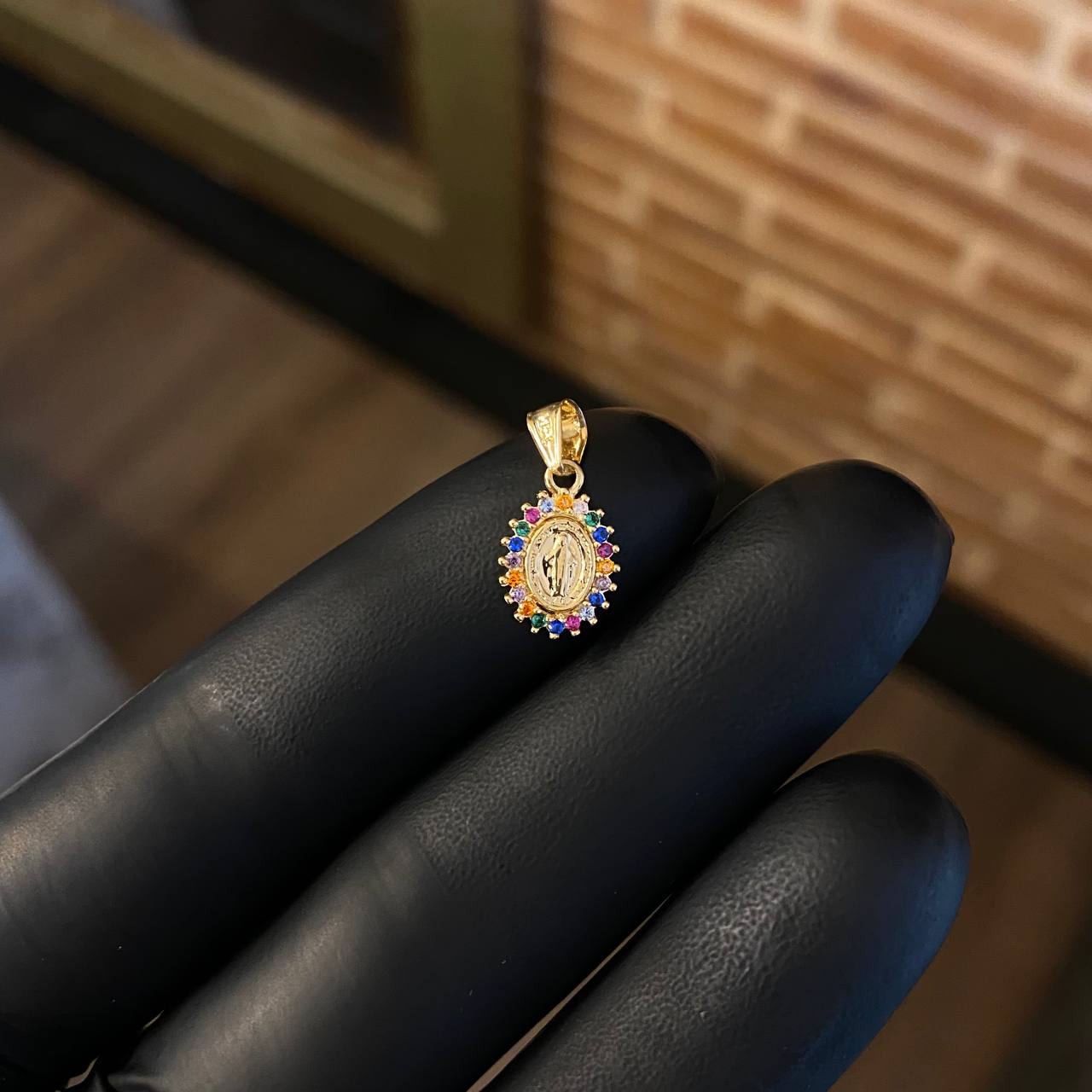 Dije Virgen Milagrosa 0.6gr / 1.5cm Circones Colores Naranjas Celestes Oro Amarillo