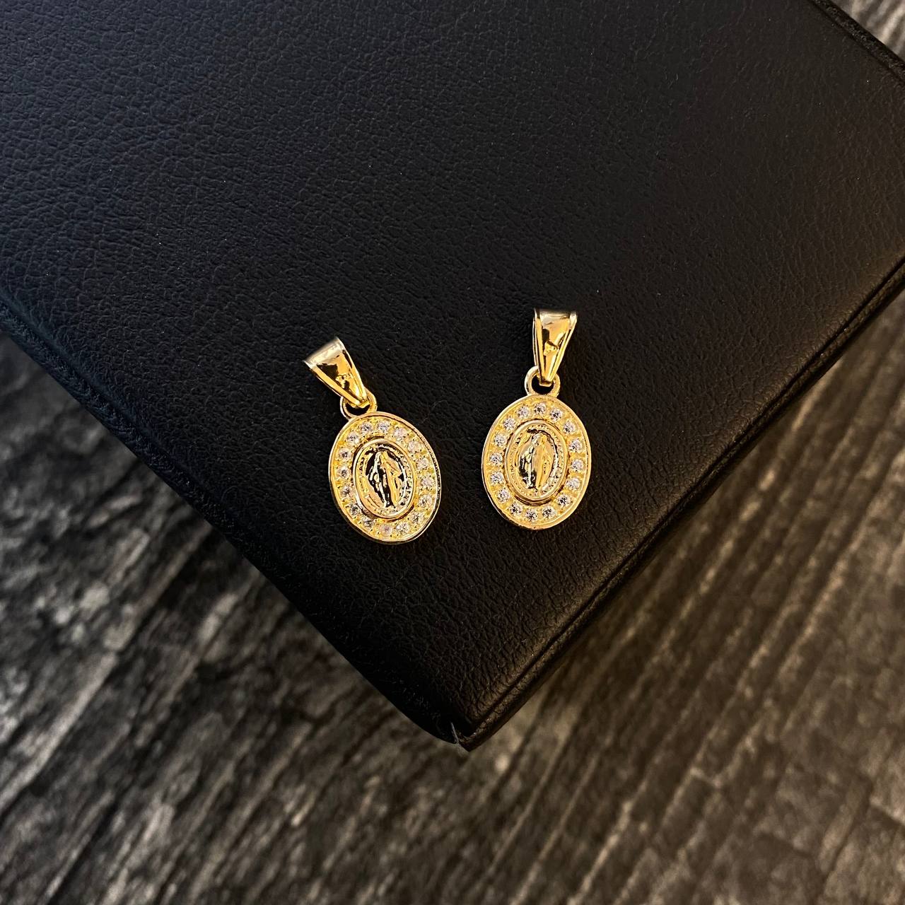 Dije Virgen Milagrosa 0.7gr / 1.5cm Circones Blancos Oro Amarillo