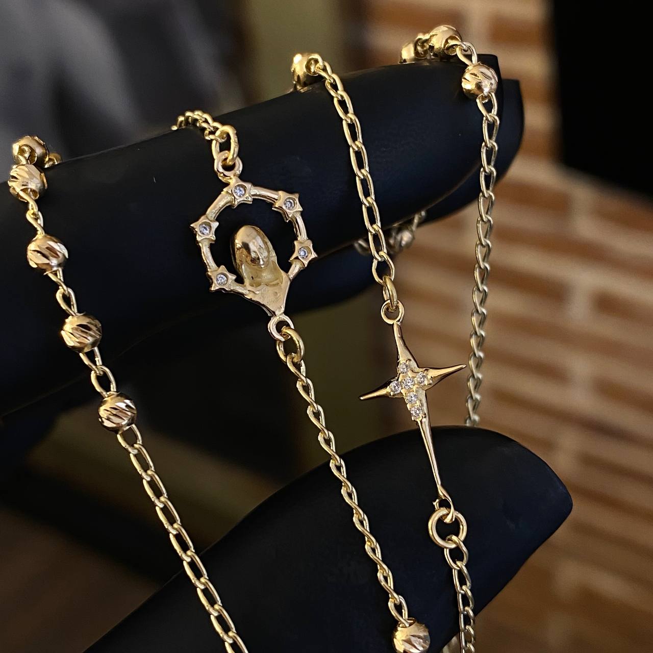 Cadena Tipo Denario Estrella Virgen María 6.1gr / 46cm / 3mm Bola Diamantada Circones Blancos oro Amarillo