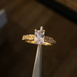 Solitario Rectangular 4.65gr T6 1/4 Anillo Circones Blancos Oro Amarillo