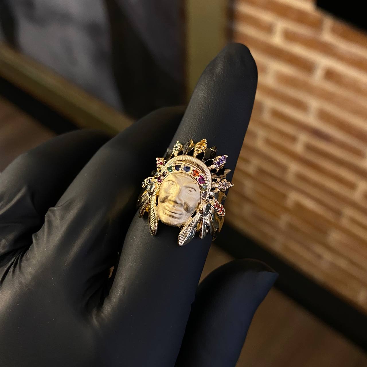 Anillo Indio 10.85gr T9 1/4 Circones Blancos Oro Amarillo*