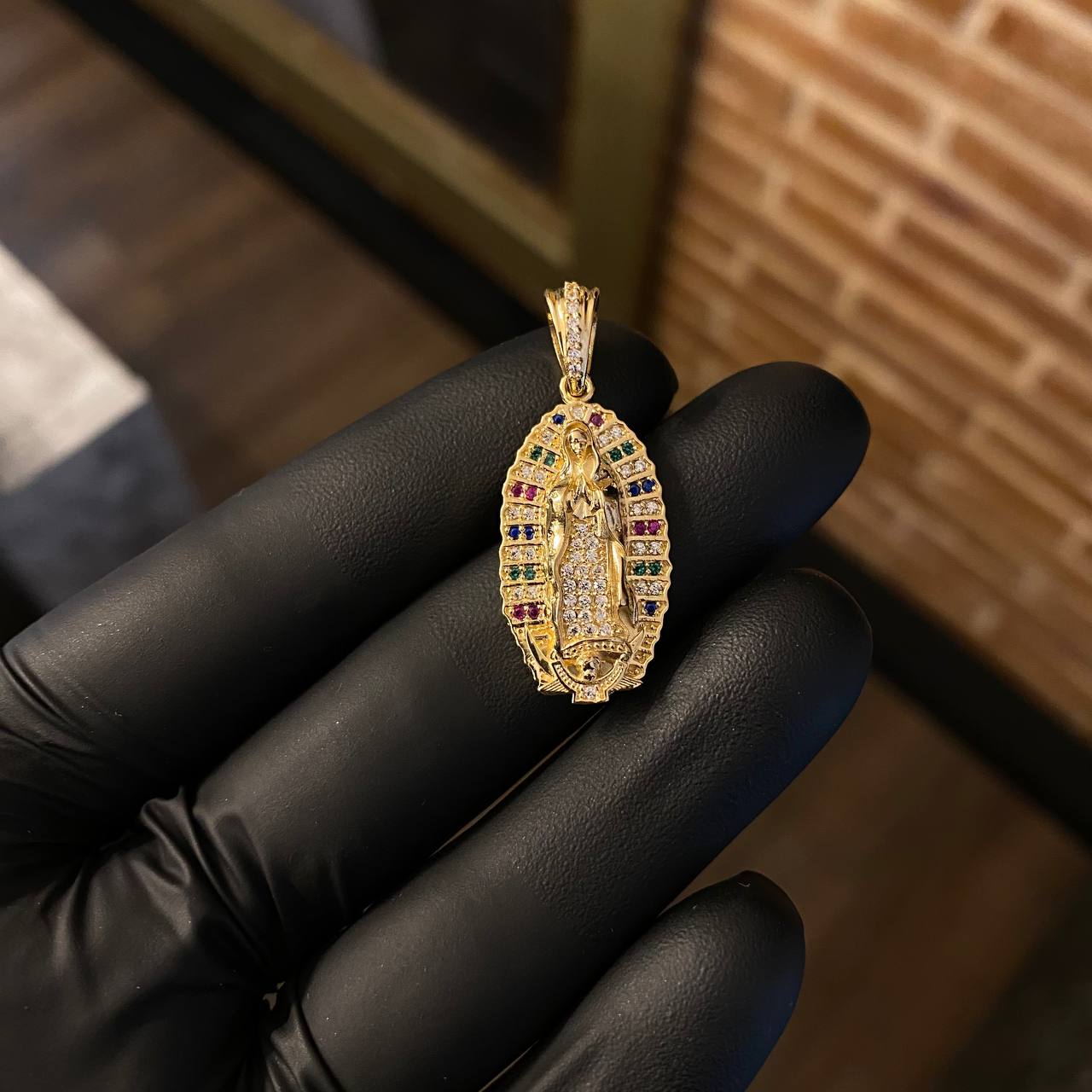 Dije Virgen de Guadalupe 5.65gr / 3.5cm Circones Blancos Verdes Fucsias Azules Oro Amarillo