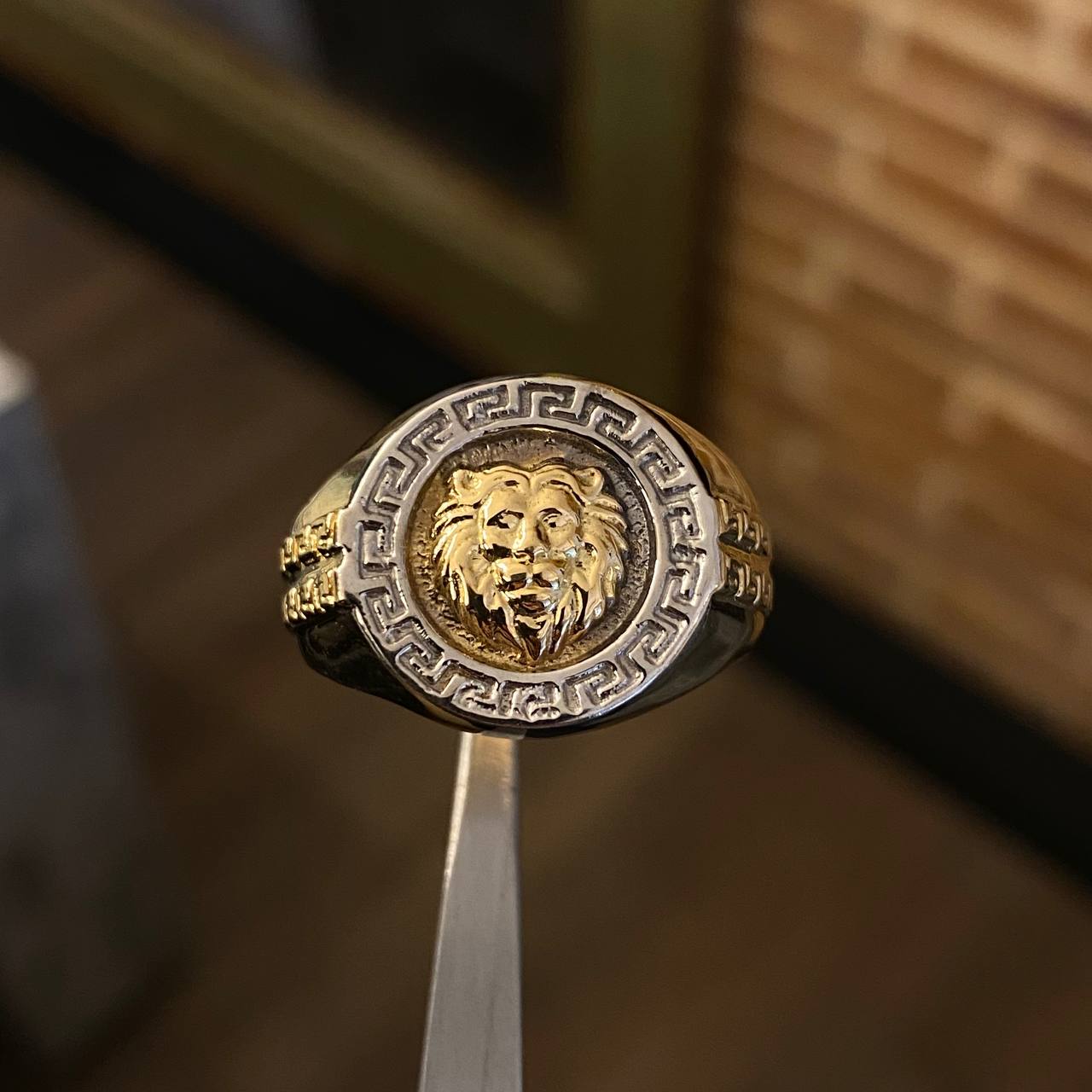 Anillo Leon Tribal 10gr T10 1/2 Dos Oros Blanco Amarillo